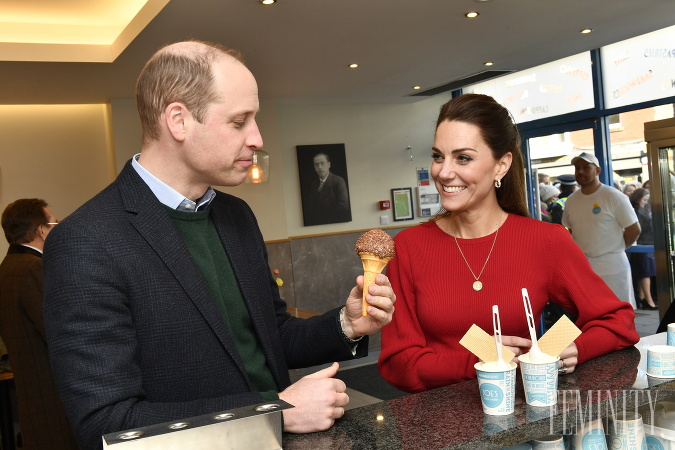 Kate a William na zmrzline? Áno, aj nasledovník trónu si môže urobiť takto radosť, nie?