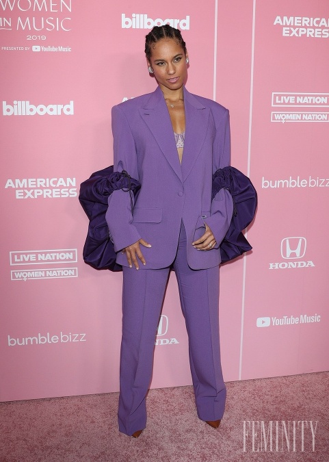 Alicia Keys dorazila v trendy kostýme