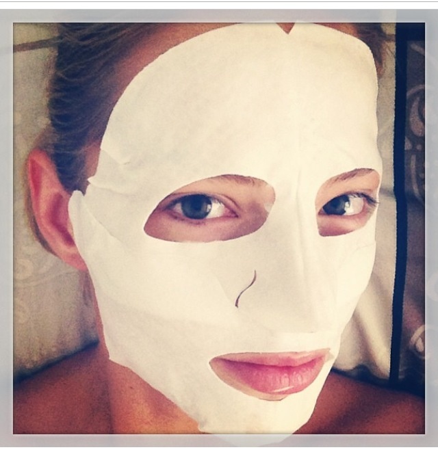 Topmodelka Miša Kocianová nepotrebuje našpúlené fotky. Pokojne sa vyfotí aj s maskou na tvári.