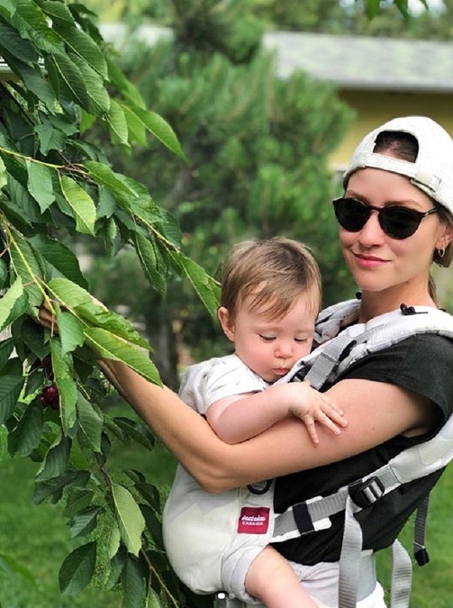 Babsy Jagušák Heribanová so svojou prvorodenou dcérkou, Izabelkou, trávi uprostred tej slovenskej prírody skutočne veľa času