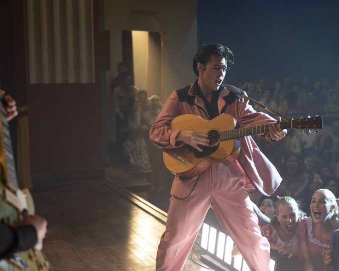 Luhrmannov veľkolepý film stavia na dynamike života a hudby Elvisa Presleyho