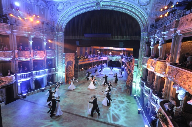 Ples v Opere