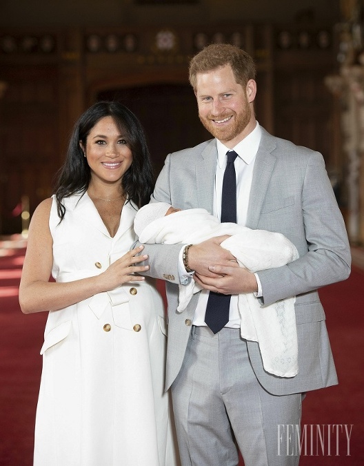 Väčšina sa prikláňala k názoru, že nový prsteň bol dar od jej manžela, princa Harryho, k narodeniu ich syna Archieho