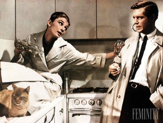 Ikonická Audrey Hepburn vo filme Raňajky u Tiffanyho preslávila trenčkot