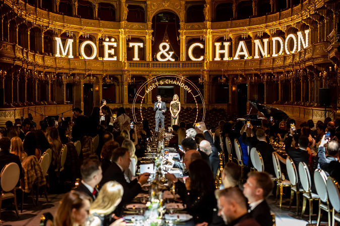 Moët & Chandon zahájili sviatočnú sezónu medzinárodným večerom v opere v Budapešti
