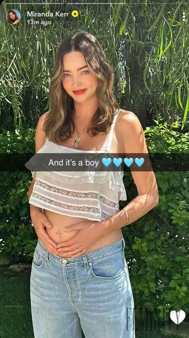 Modelka a podnikateľka Miranda Kerr na Snapchate oznámila, že čaká nielen štvrté dieťa, ale že čaká rovno syna. 