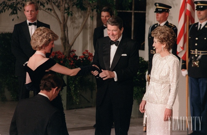 Banket usporadúval vtedajší prezident Ronald Reagan so svojou manželkou, Nancy. Princ Charles a Diana boli pozvaní. 