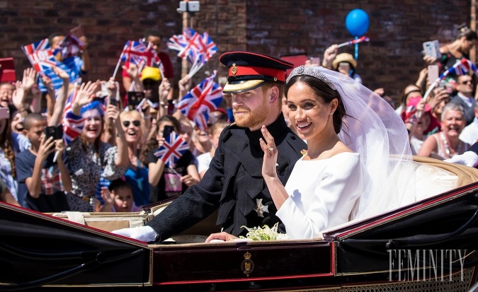 Meghan Markle sa vydala za princa Harryho v roku 2018 a hoci dvojica sa úprimne milovala, verejnosť im až taká naklonená ako v prípade Kate nebola