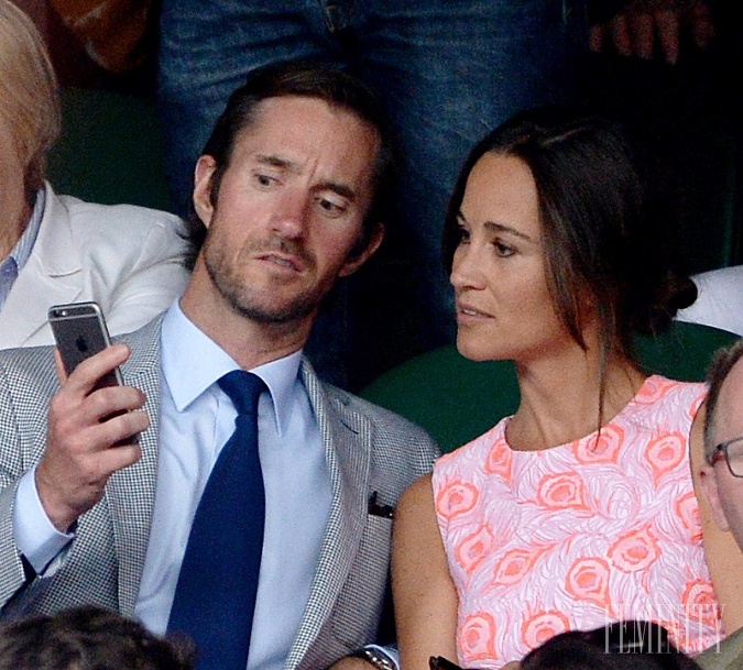 Pippa a jej manžel James Matthew počas zápasu