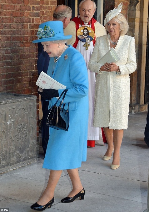 Kráľovná Alžbeta a Camilla
