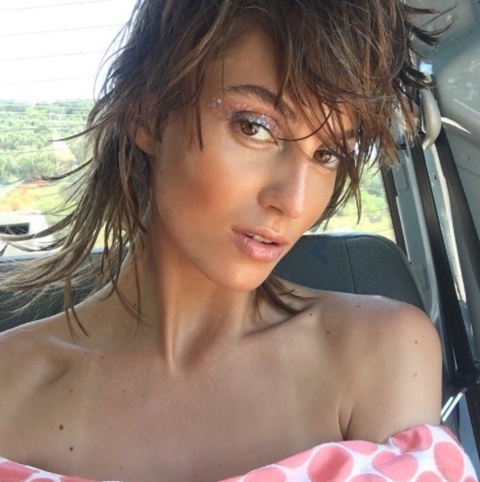 Modelka Kristína Činčurová si ofinu vyskúšala na nedávnom fotení