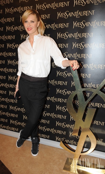 Modelka Simona Krainová ako v nadčasovej elegancii s prvkami pánskeho chicu