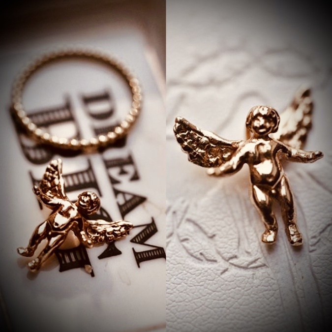 Anjel je symbolom ochrany a to zvyšuje jeho jedinečnosť