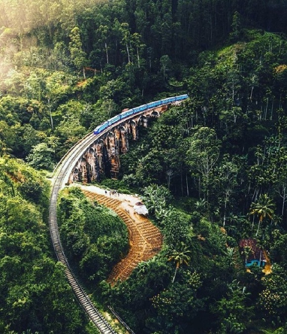 Slávna a nezabudnuteľná jazda vlakom z Kandy do Elly, lezenie na Lion´s Rock, safari, zažijete len aj na Srí Lanke 
