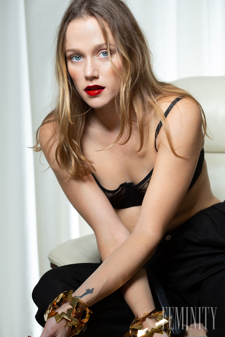 Sexy Emma Drobná dokonalým stelesnením YSL ženy: Make-up artistka vás prevedie líčením krok za krokom