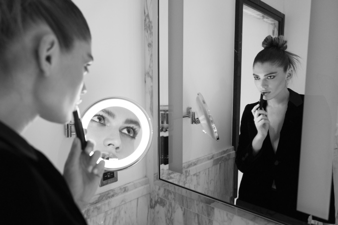 Trans modelka Valentina Sampaio tvárou prestížnej beauty značky Armani beauty