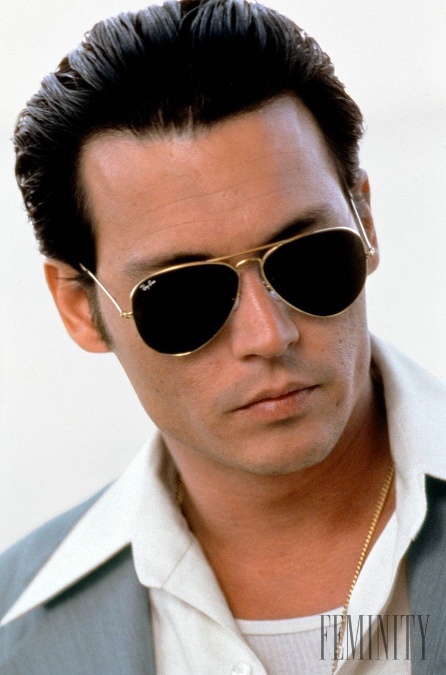 Kúzlu okuliarov s touto značkou podľahli aj Johnny Depp, Michael Jackson, Freddie Mercury či Elvis Presley