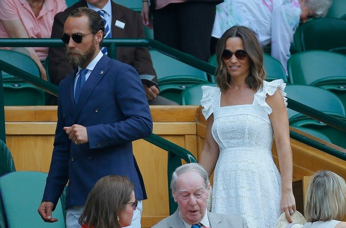 Tehotná Pippa bola prekrásna aj na Wimbledone, ktorý si užila v bielych čipkovaných šatách 