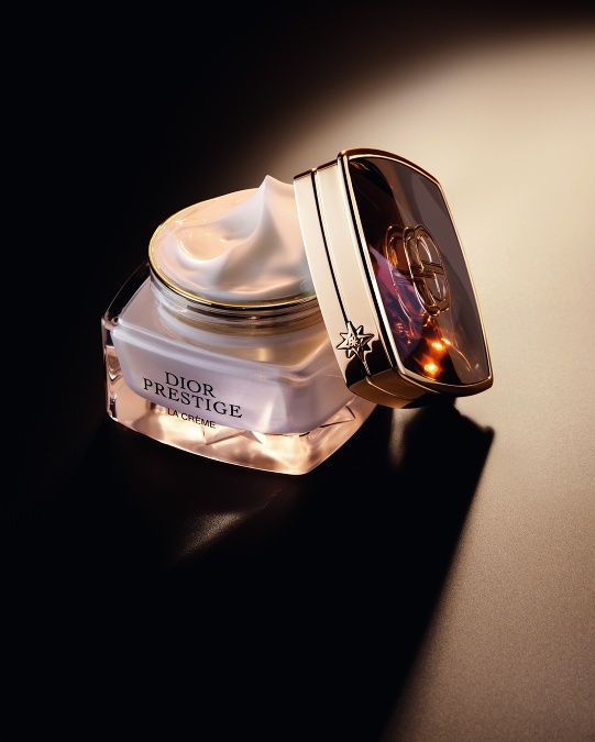 Dior Prestige ponúka maximálny prísľub viditeľného zvrátenia známok starnutia