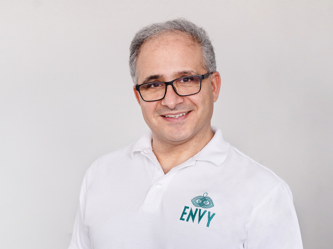 MUDr. Mahdi Nasab, plastický chirurg, Envy Klinika