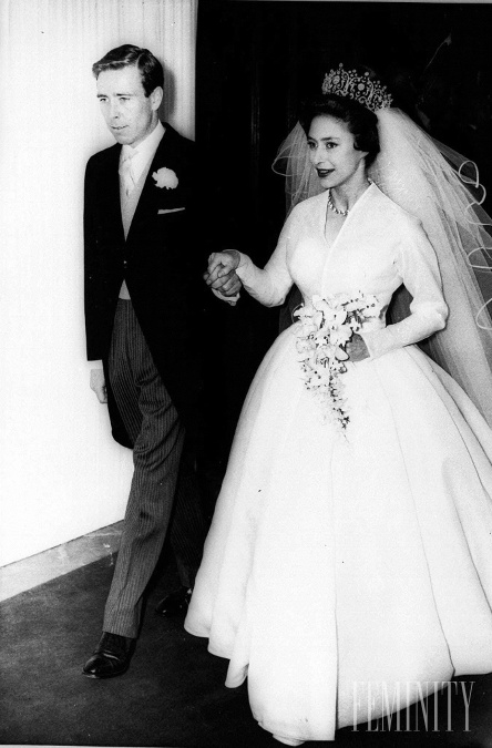 Kráľovská rodina napokon privolila a 29-ročná princezná Margaret sa tak vydala za svojho fotografa 6. Mája 1960 