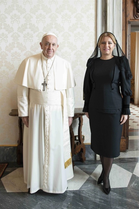 Zuzana Čaputová sa pri návšteve pápeža držala prísneho protokolu