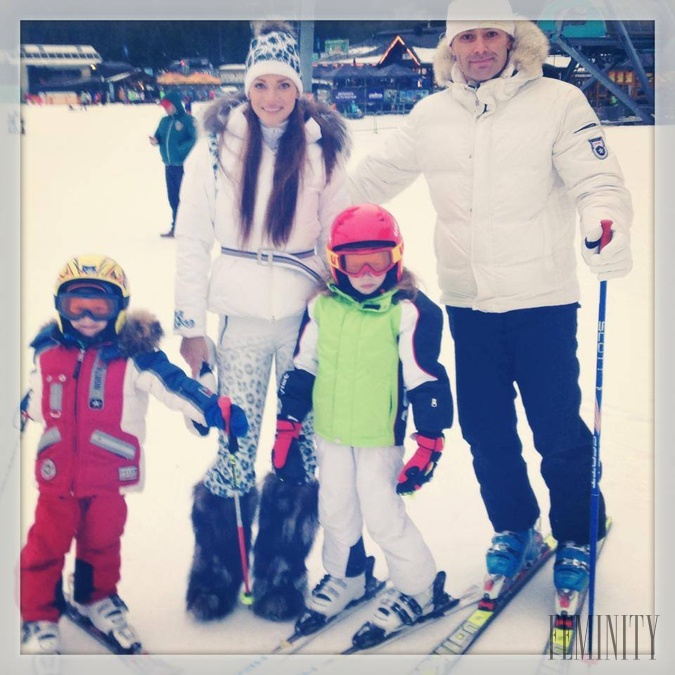 Modelka Andrea Verešová s rodinou počas lyžovačky