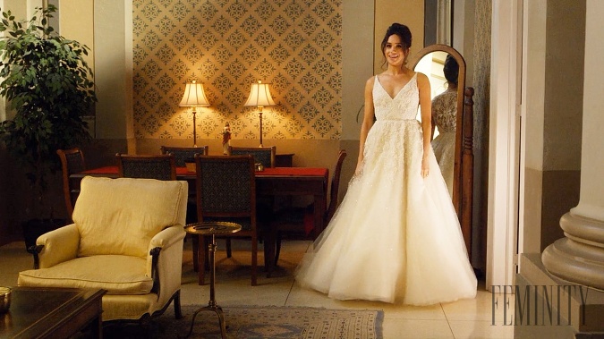 Vo svojich seriálových svadobných šatách vyzerala Meghan Markle jednoducho úchvatne. Jej svadobné šaty navrhol slávny módny dom Givenchy.