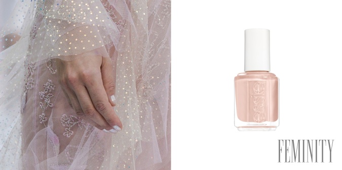 Ralph and Russo v svojej novej jesennej kolekcii upriamil pozornosť na nežnú perleťovú farbu