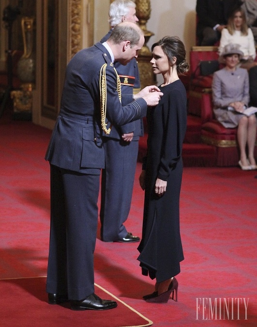 Prestížne ocenenie OBE jej osobne v rámci obradného ceremoniálu odovzdali princ William