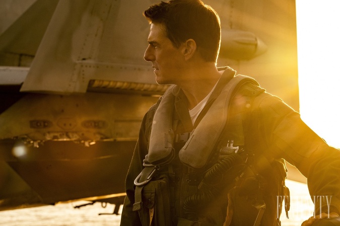 Nakrúcanie filmu Top Gun: Maverick sa vraj natiahlo, pretože Tom Cruise si zmyslel, že chce skutočne pilotovať stíhačku. 