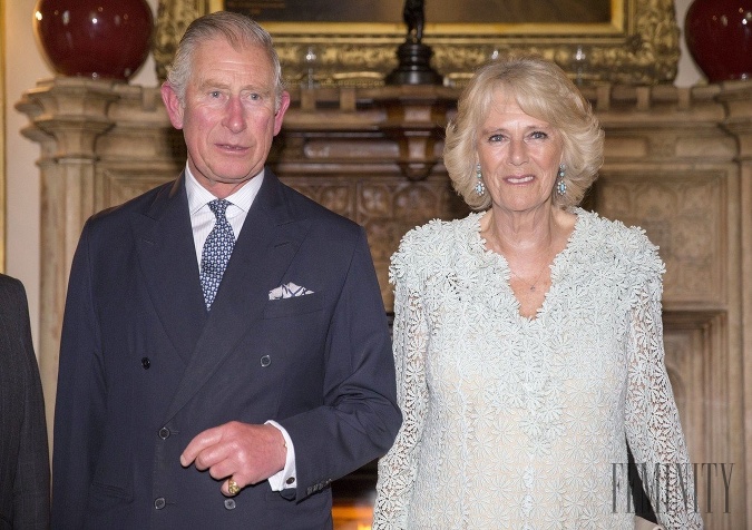 Vyzerá to, že až po boku Camilly je princ Charles konečne šťastný